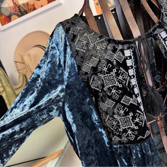 Mystree Blue Velvet Cardigan with Black Accents - Picture 4 of 5